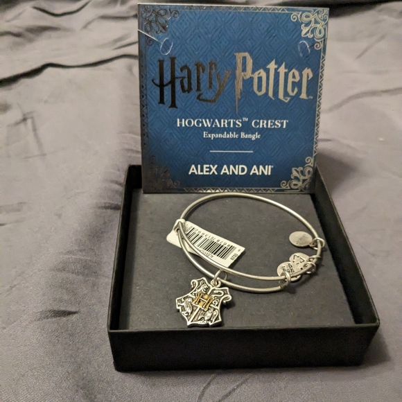 Alex and Ani Harry Potter emblem bracelet - Picture 2 of 2